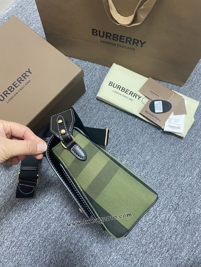 Burberry專門店新款斜背包 巴寶莉格紋帆布女士單肩斜挎包 yxb1099